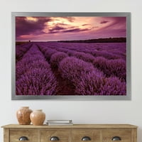 Designart 'nori dramatici și răsărit de soare peste Lavender Field III' imprimare de artă încadrată la fermă